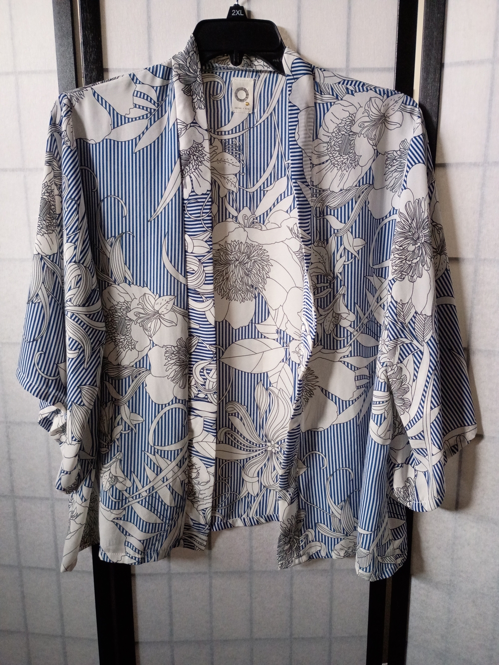 Akemi & Kin Blue & White Floral Striped Kimono